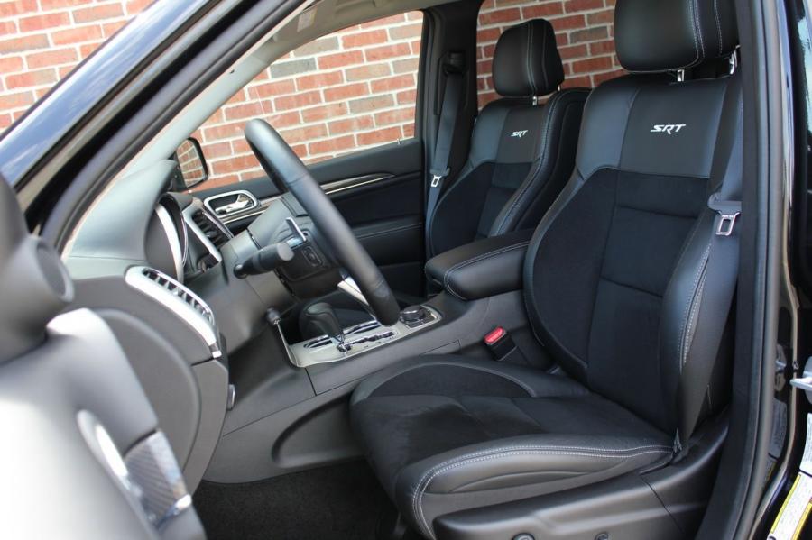  Jeep Grand Cherokee SRT8 2012 года  (фото 21 из 186)